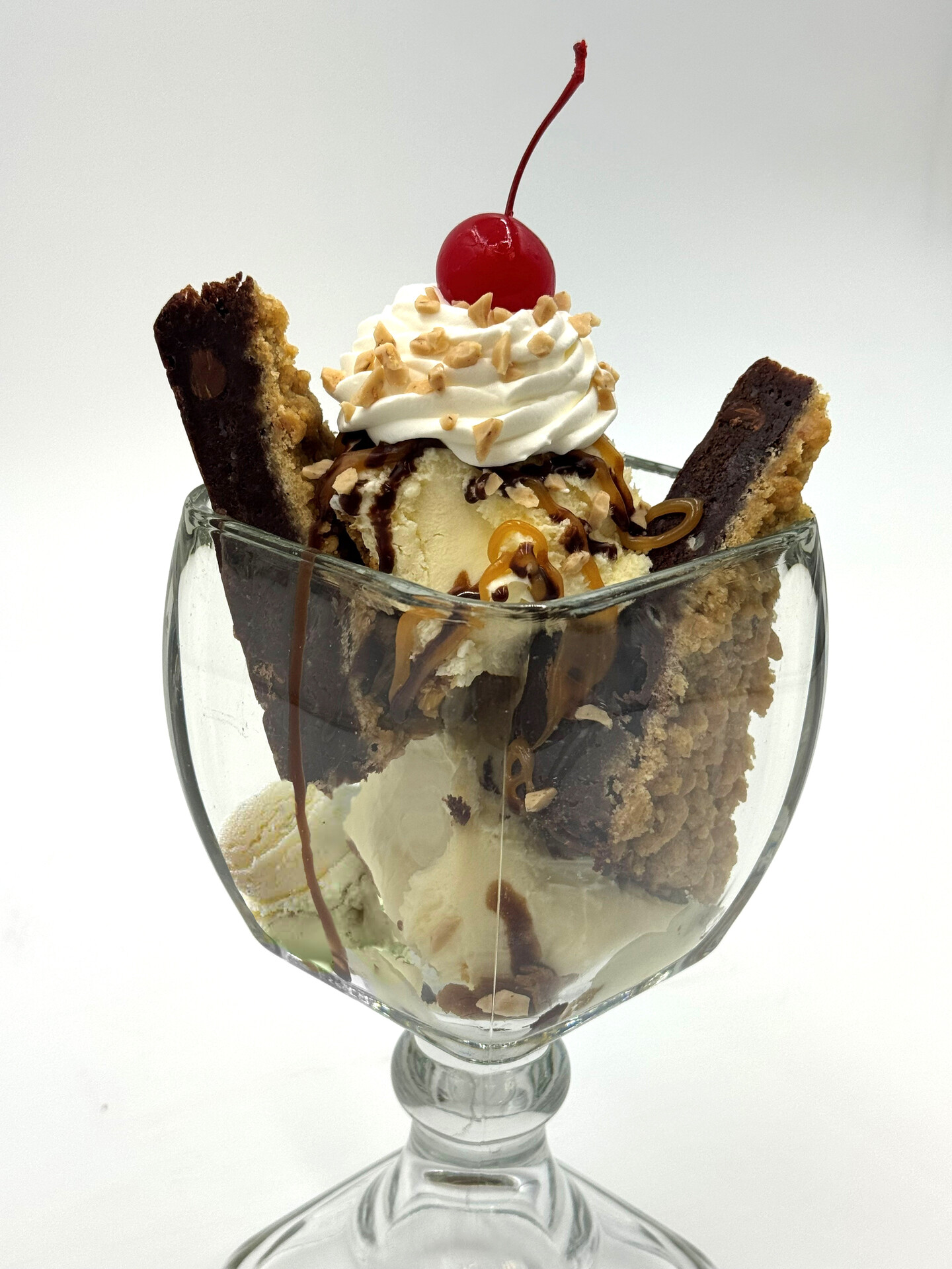 Heath Bar Brownie Cheesecake Sundae